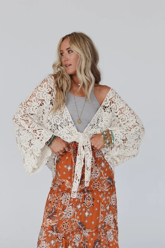 crochet-petal-kimono-wrap-natural