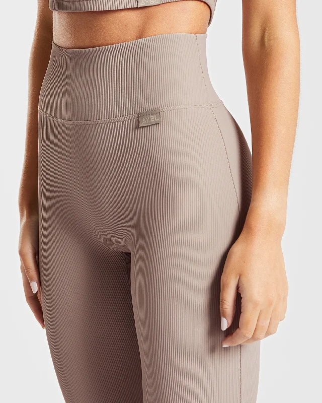 sculpt-ribbed-flared-leggings-taupe