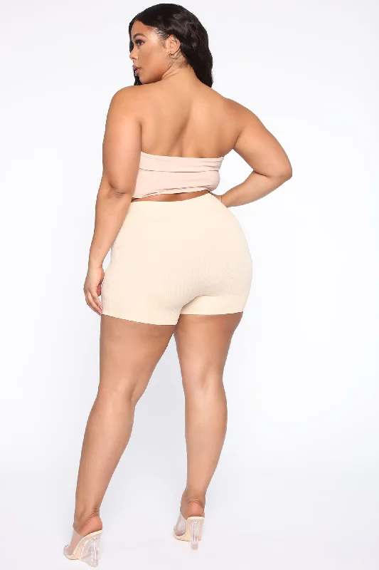 uncomplicated-seamless-shorts-nude