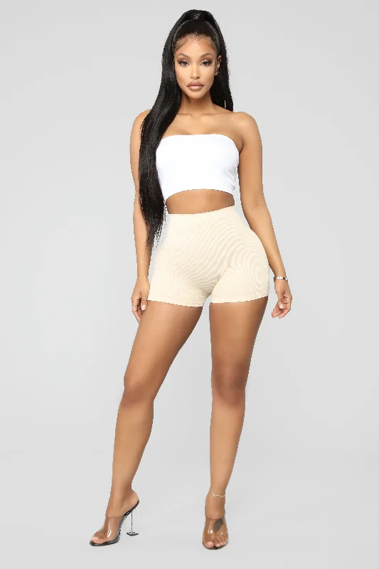 uncomplicated-seamless-shorts-nude